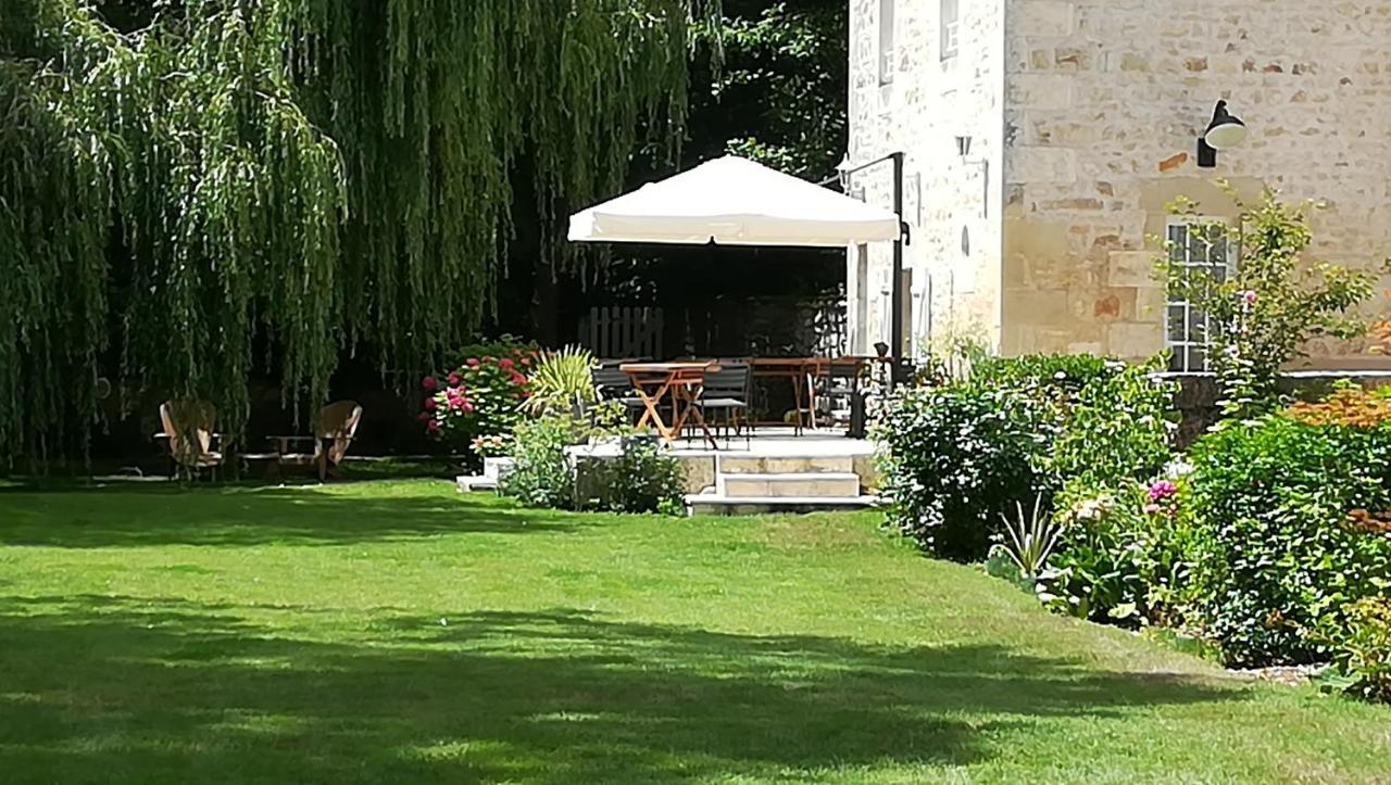Готель Le Moulin De Nanteuil Migne-Auxances Екстер'єр фото